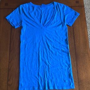 V-neck tee